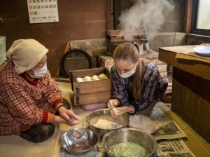 もちもち田舎団子づくり